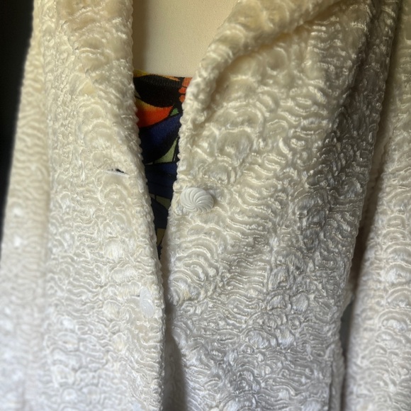 Carina Woman’s Textured Coat - Picture 10 of 10